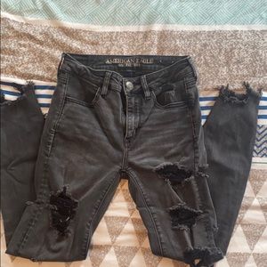 Distressed skinny jegging